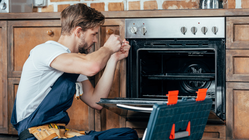 Oven Repair in Kissimmee, Florida
